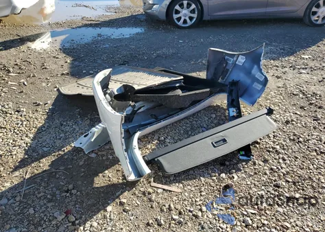 2015 Volvo Xc60 T6 Platinum z USA, uszkodzony, nr VIN YV4902RD1F2582807